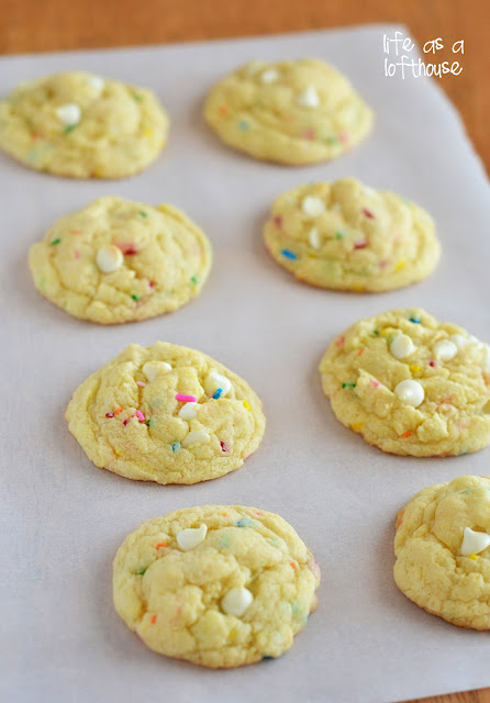 Funfetti Cheesecake Cookies are soft, chewy and sprinkle-packed, with a hint of cheesecake flavor. Life-in-the-Lofthouse.com