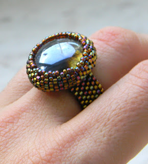 Необычное кольцо из бисера - кольцо ручной работы