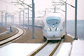 kereta api laju