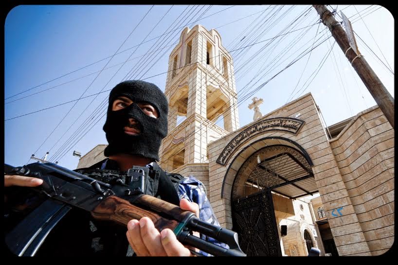 NO IRAQUE - TERRORISTAS MARCAM AS CASAS DE CRISTÃOS COM A LETRA "N"
