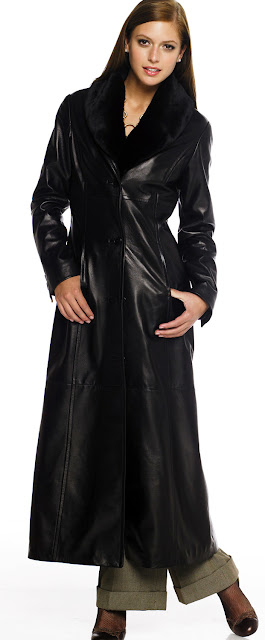 Leather Coat Daydreams: Fur collar and long lambskin
