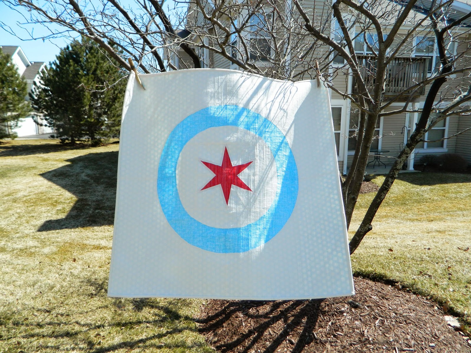 http://sotakhandmade.blogspot.com/2014/03/chicago-flag.html