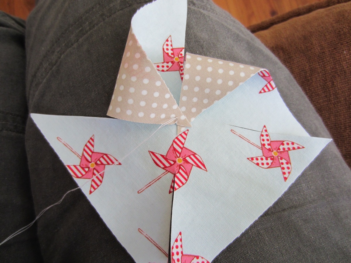 Plaid: Tutorial - Fabric Pinwheels