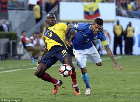 DT Brazil hoa that vong Ecuador ngay ra quan Copa America - Anh 2