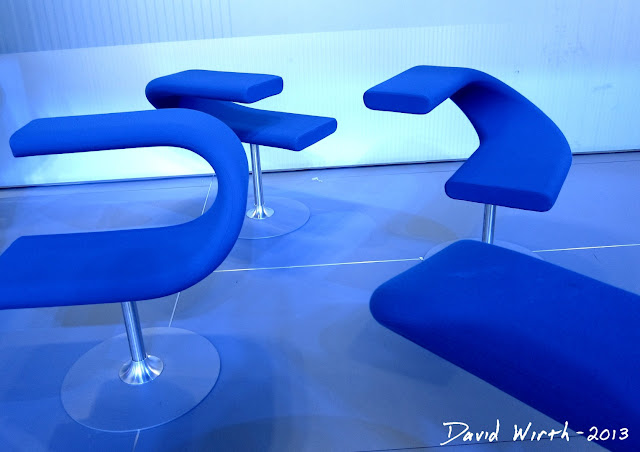 blue ford chair, cool chair, auto show, detroit cars, 2 sided chair