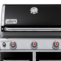 Weber Genesis front-mounted control panel & center-mounted thermometer on lid