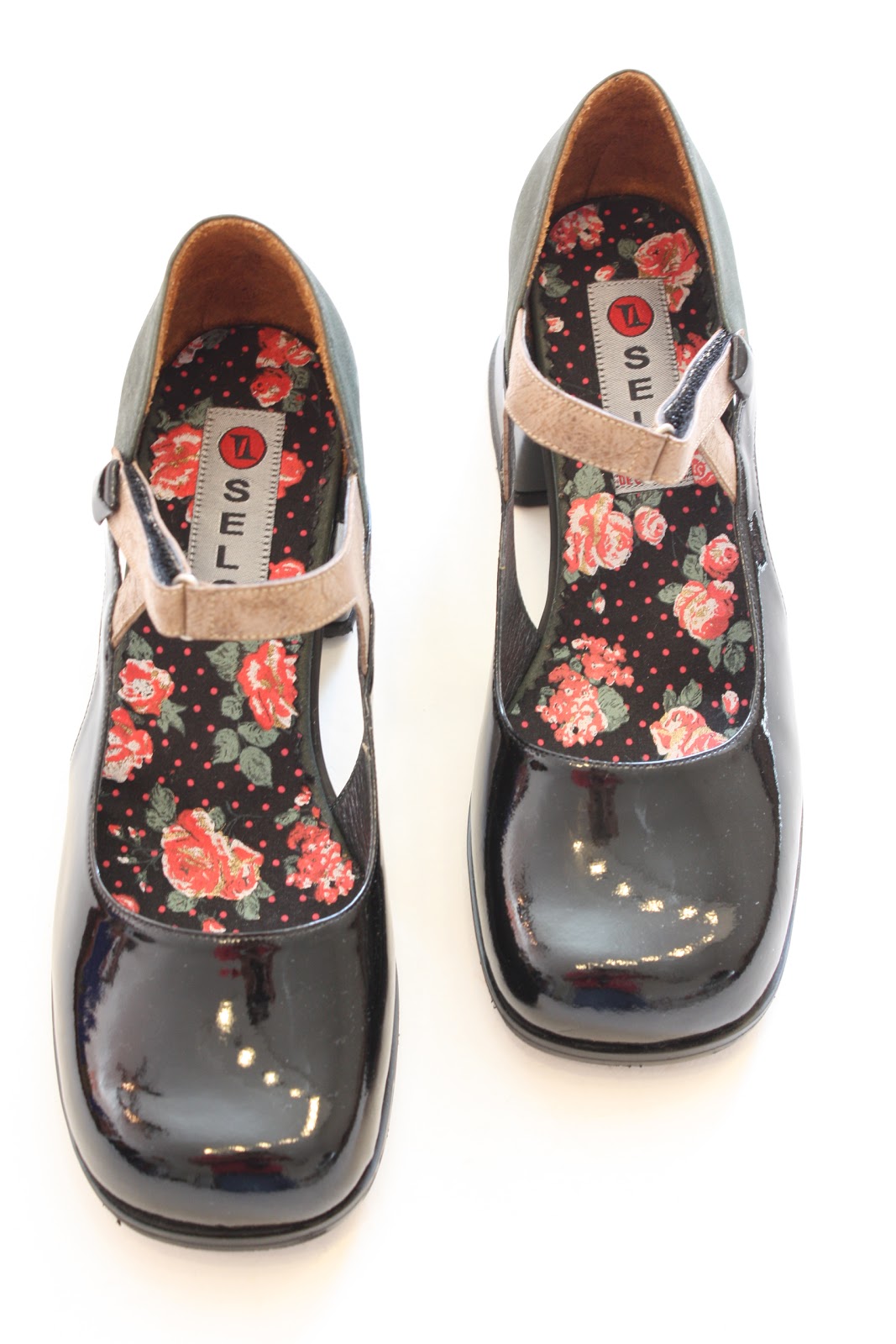 Espaço Badoo: SAPATOS SELO DE CONTROLE BY ESPAÇO BADOO