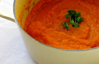 carrot soup with clove spice