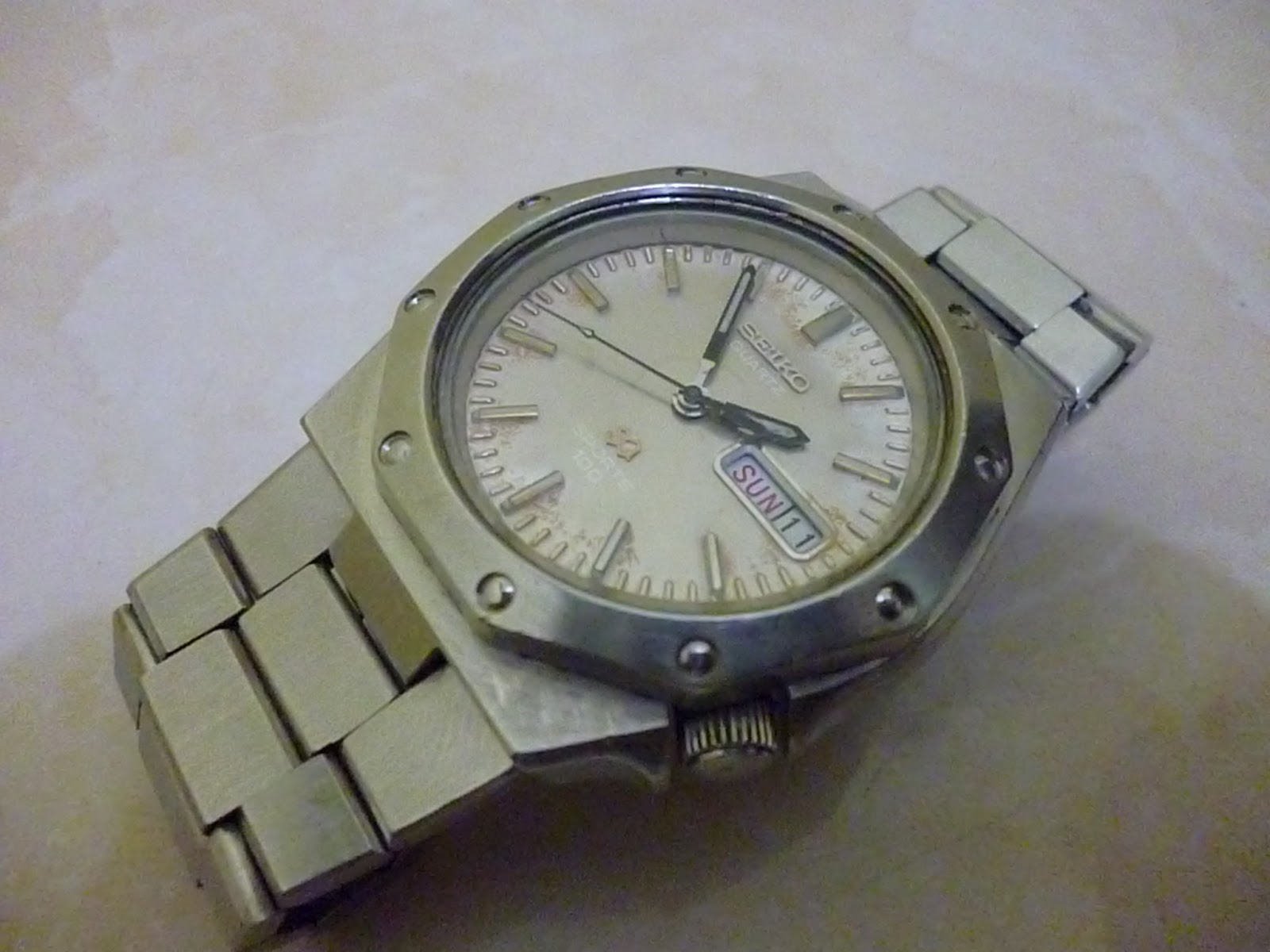 Часы seiko 5 quartz. Кварцевая сейко. Часы seiko 5 кварцевые. Seiko perpetual calendar. Seiko sur314p1.