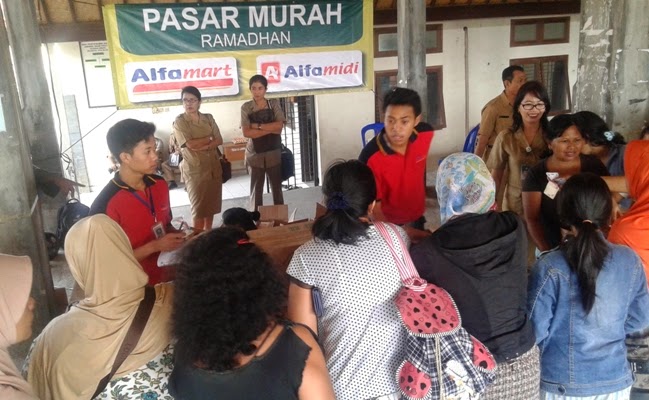 Warga Badung Serbu Pasar Murah Alfamart