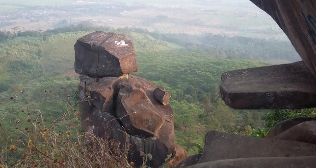 Pesona Keindahan Destinasi Wisata Bukit Goa Lawa di Harjowinangun Tegal  Jawa Tengah - IhateGreenJello