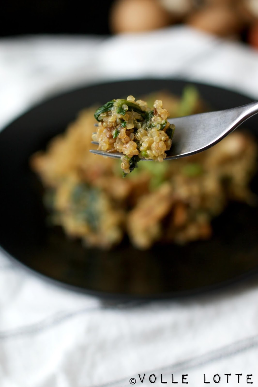 Quinoa-Pilzpfanne mit Babyspinat - Vegan | Vegetarisch | Volle Lotte