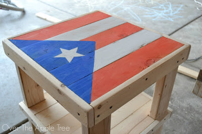 DIY Flag Table >> Over The Apple Tree