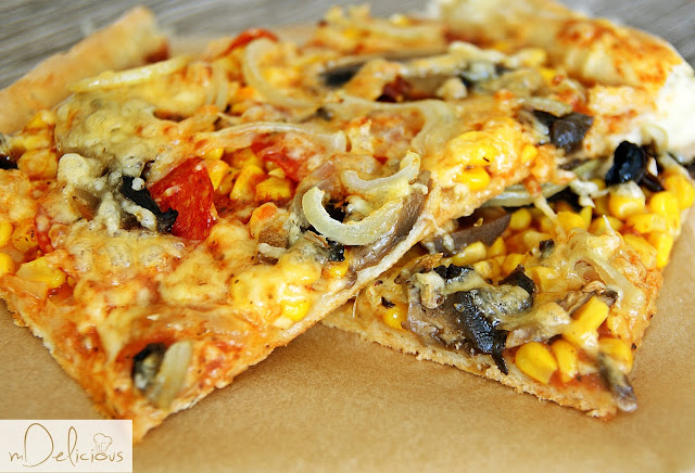 pizza na cienkim spodzie, pizza cienka, krucha pizza, przepis na pizzę, przepisy na pizzę, domowa pizza, przepis na domową pizzę, pizza przepis