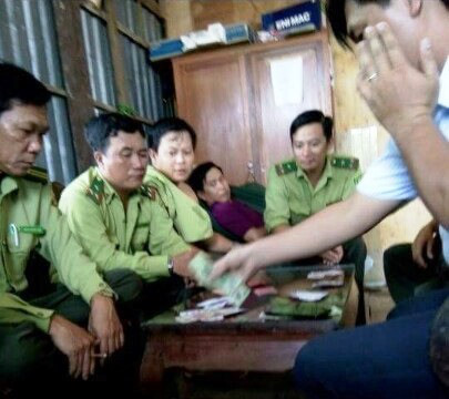 Cán bộ kiểm lâm sát phạt nhau tại trụ sở - Ảnh 2 Can bo kiem lam sat phat nhau tai tru so - Anh 2