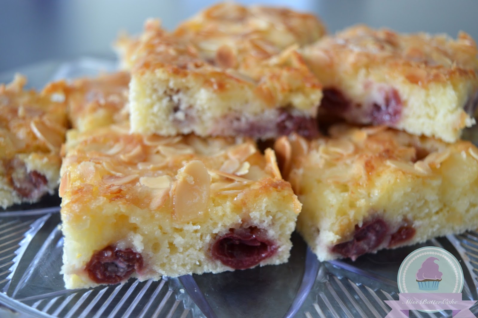 Miss-ButterCake : Mandel-Kirsch Blechkuchen