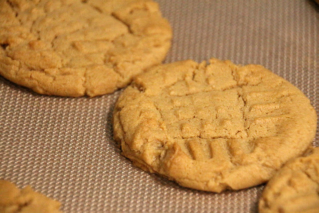 Fluffernutter Sandwich Cookies