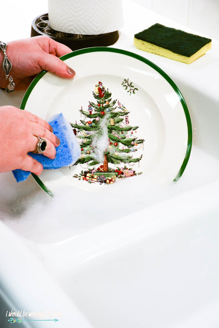 How to Properly Store Holiday Dinnerware