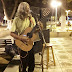 Hoje tem show ao vivo na praça de Mairi