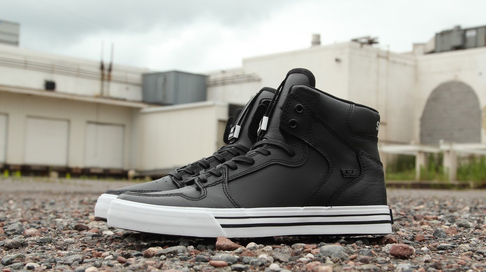 Damage Boardshop Supra Vaider