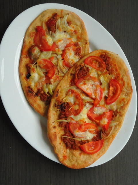 Soya chunks Naanizza, Wholewheat Naanizza Soya chunks Naanizza, Wholewheat Naanizza