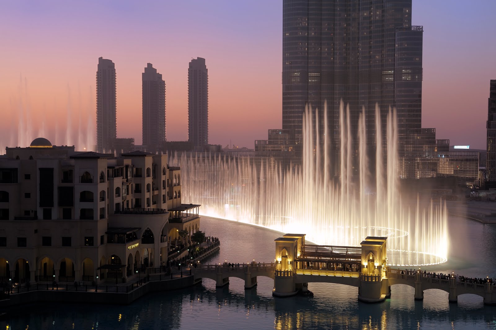 GOkpop Malaysia EXO's 'POWER' to be added to The Dubai Fountain list