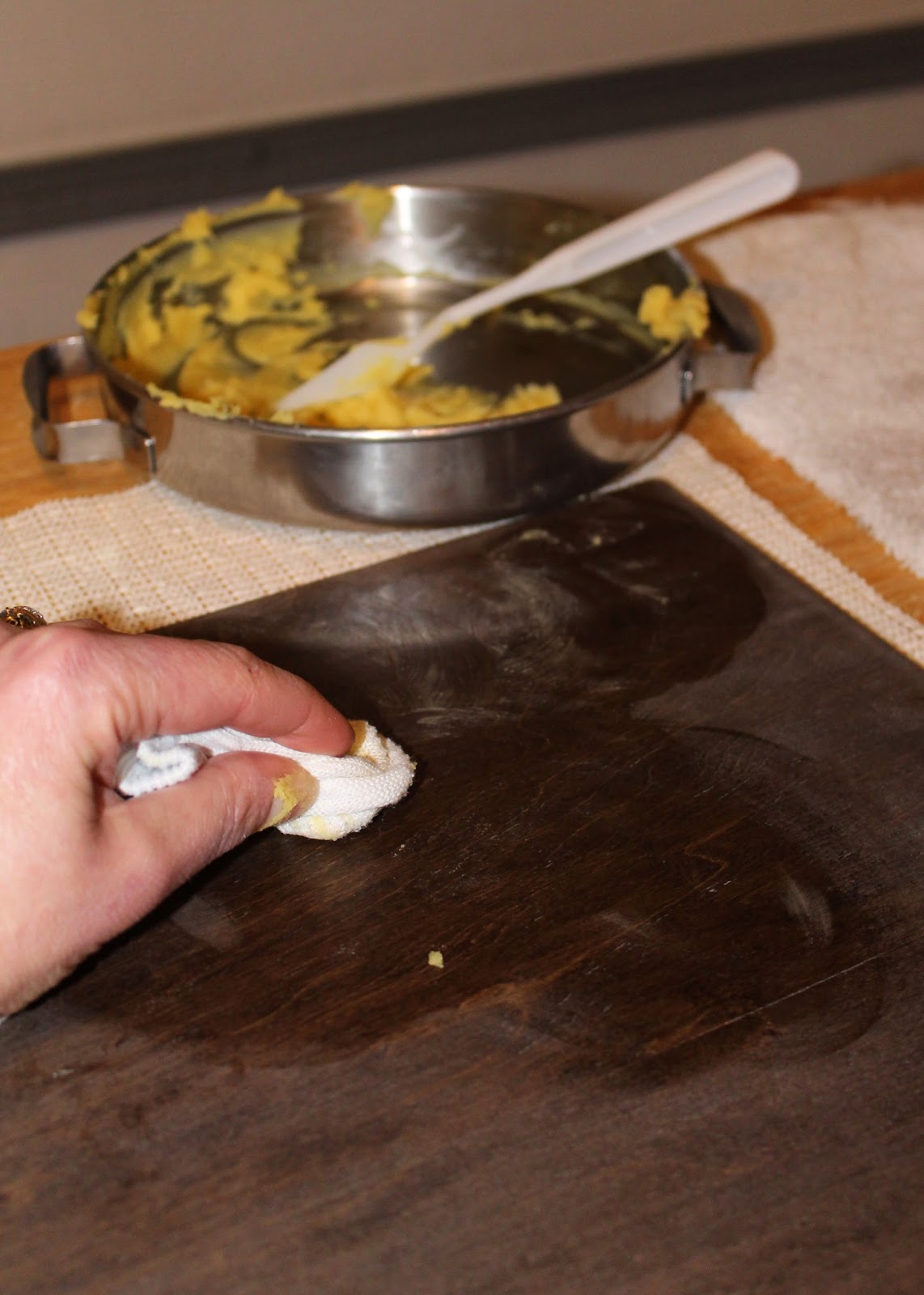 No Pink Tools Beeswax & Mineral Oil Wood Finish