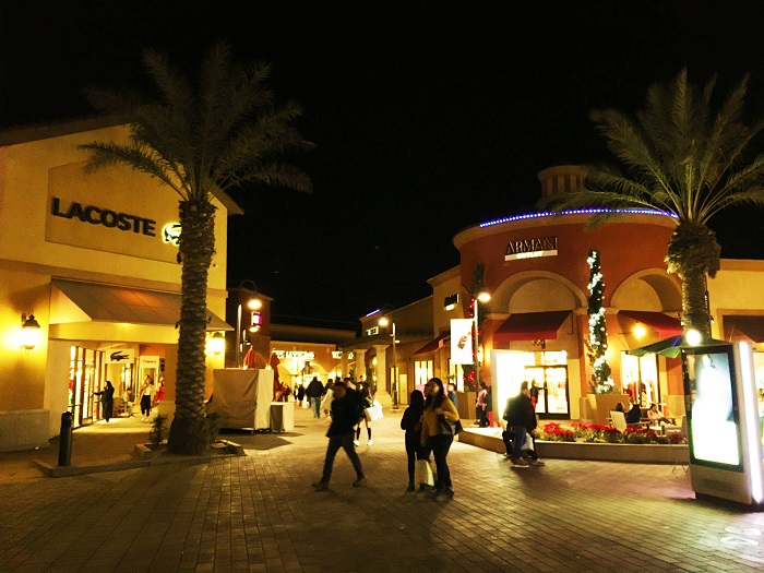 desert hills premium outlets adidas