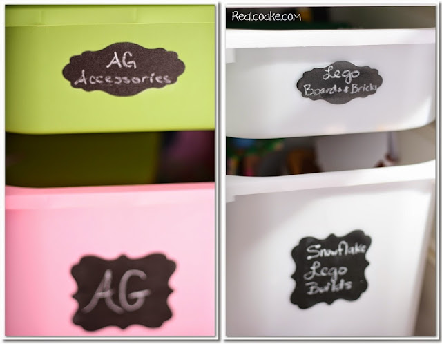 An organized playroom using chalkboard labels to help toy storage stay organized. #Organizing #Playroom #Chalkboard