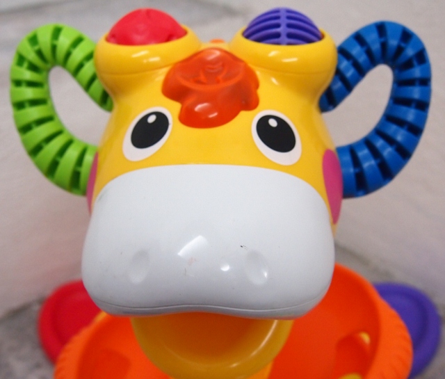 JuaiMurah Fisher Price Stand Up Ball Blast Giraffe