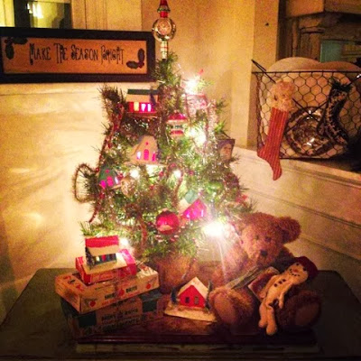 Junkaholics Unanimous: Christmas Extravaganza Open House!