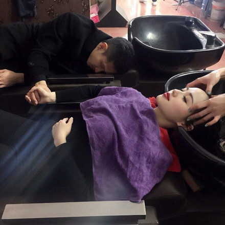 Tin nong showbiz: Tran Thanh - Hari Won khoa moi nong bong noi cong cong, Pham Huong dap tan tin don cuop nguoi yeu Ha Ho - Anh 7