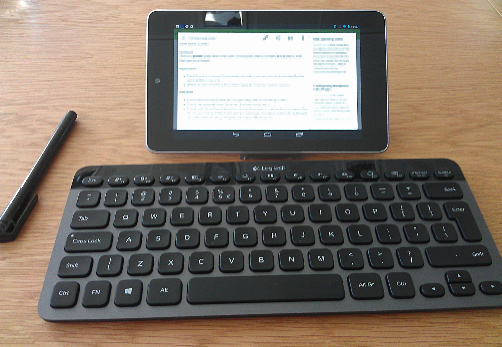 Logitech K810 Bluetooth Keyboard Review - Steve Thinks Stuff