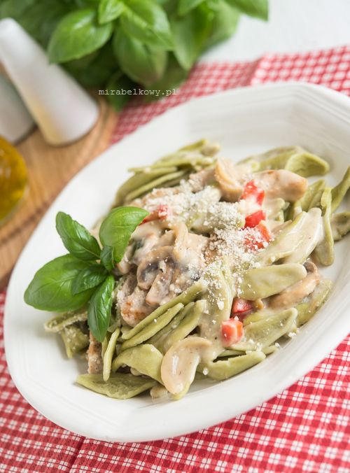 Mirabelkowy blog Wieprzowina Alfredo z pieczarkami na zielonym makaronie