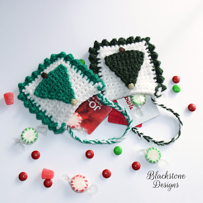 Christmas Tree Treat Bag, quick crochet gift, free crochet pattern, treat bag pattern