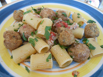 mezze maniche con polpettine di sarde