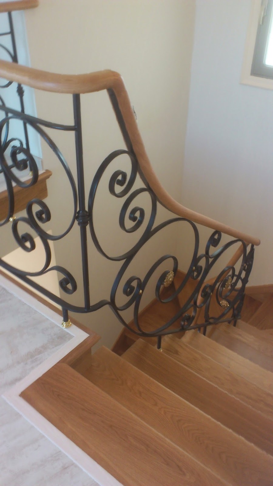 ESCALERAS Y PASAMANOS