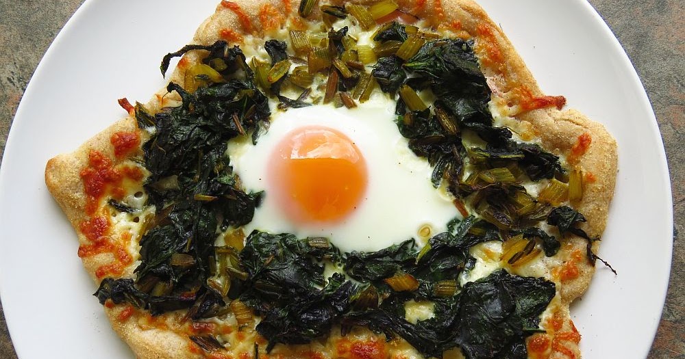 Katia au pays des merveilles Pizza oeuf, jambon et bette à carde