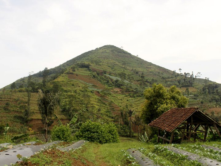 Vint zevent: MITOS GUNUNG PIRAMIDA SADA HURIP PANGATIKAN 