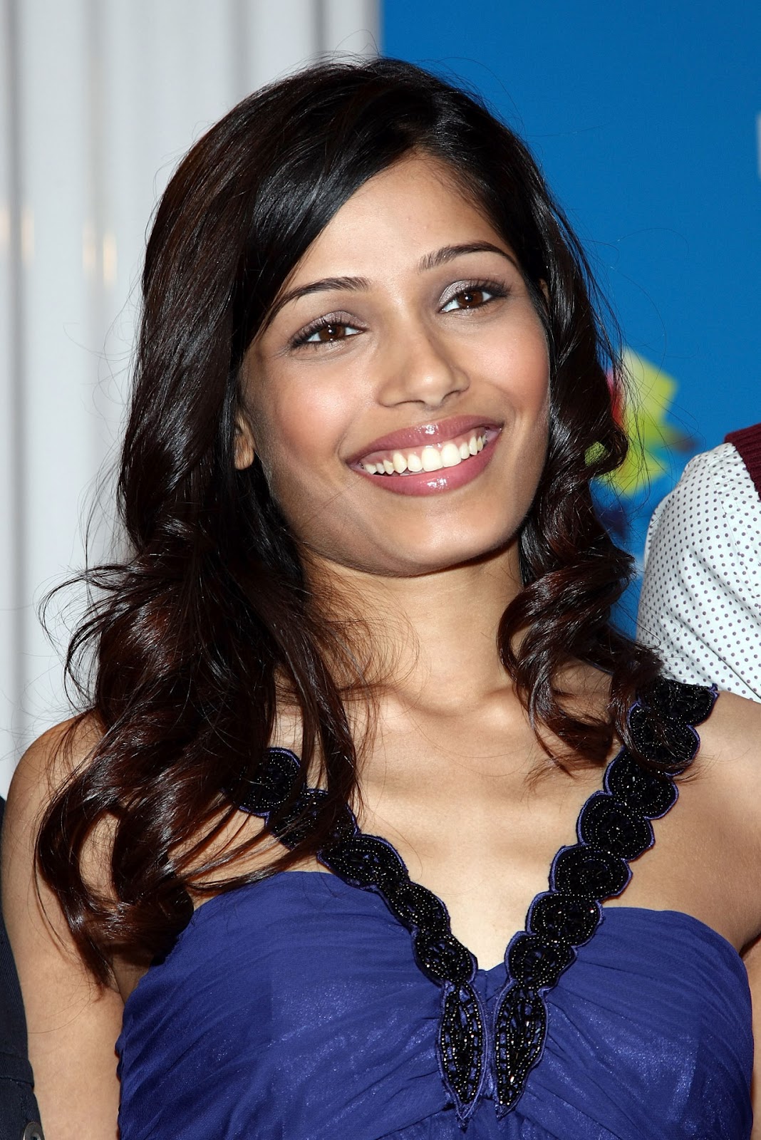 Film Star Picture: Indian Freida Pinto Gallery