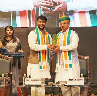 ICSI Introduces Traditional Indian Attire and Khadi Angavastram as the Convocation DRESS Code ICSI Introduces Traditional Indian Attire and Khadi Angavastram as the Convocation DRESS Code