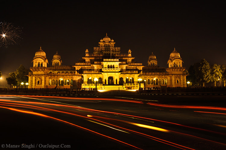 Light Trails at Albert Hall, Jaipur took this Shot on 17-Oct-2009.