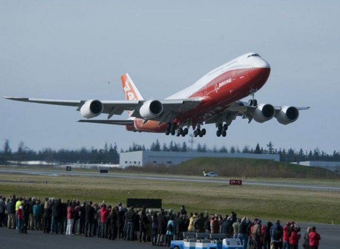 A Look Inside The Luxurious Boeing 747 8 Vip Damn Cool