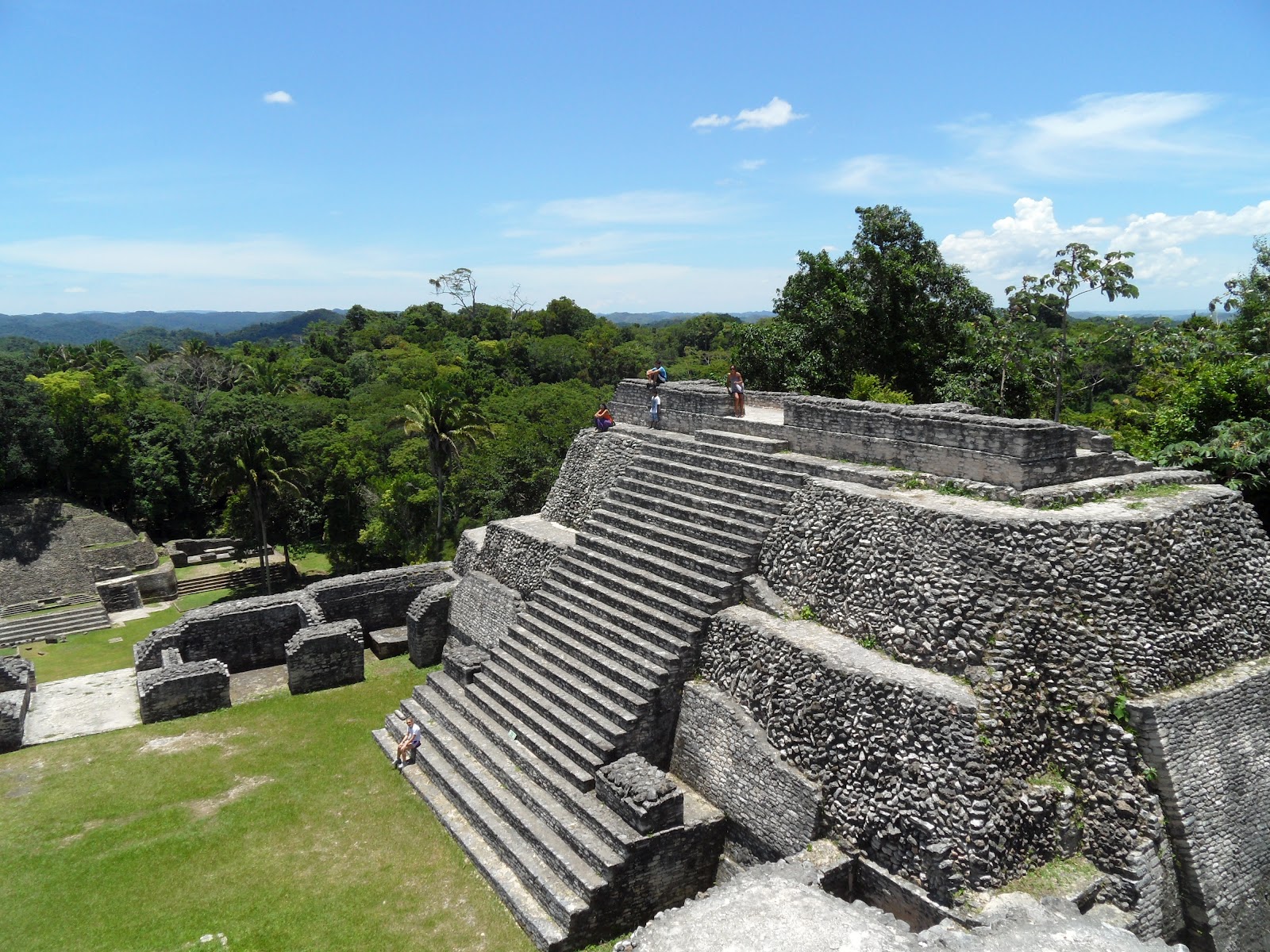 Visitar as ruínas de CARACOL - Um pedaço de História no meio da selva | Belize