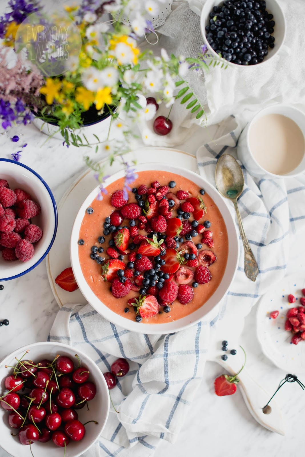 EVERYDAY FLAVOURS SMOOTHIE BOWL.