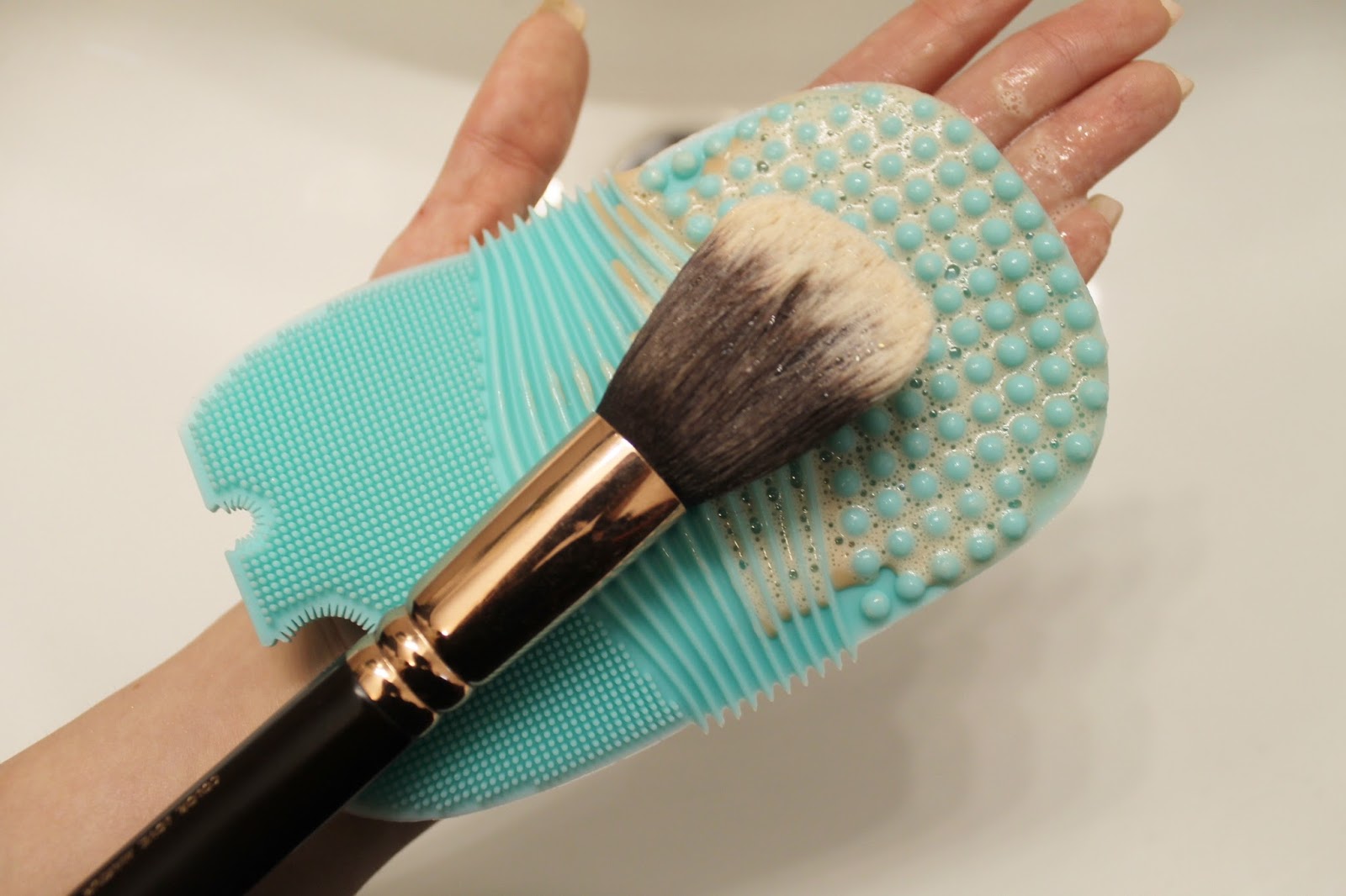 Review PinselReinigungpad von Rossmann incaseofbeauty