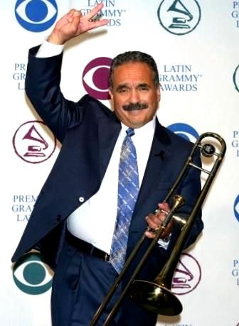 Willie Colón Foto de Willie Colón al terno