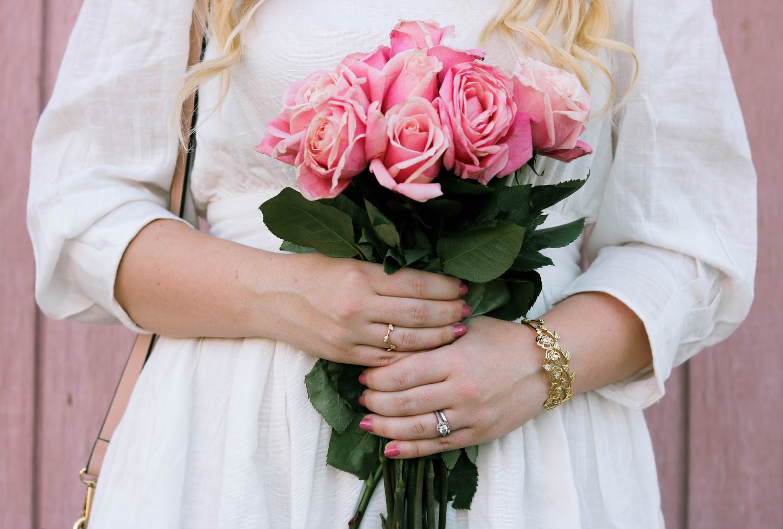 Little White Dress \u0026 Friday Faves Link Up - Lizzie in Lace, image size:1600x1081