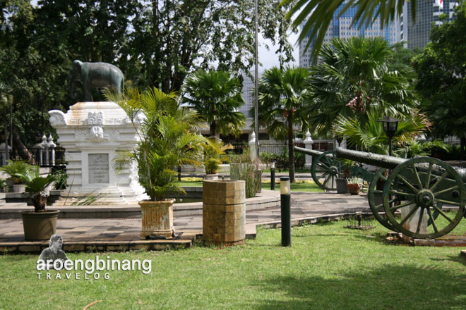 museum nasional indonesia meriam lapangan kuno