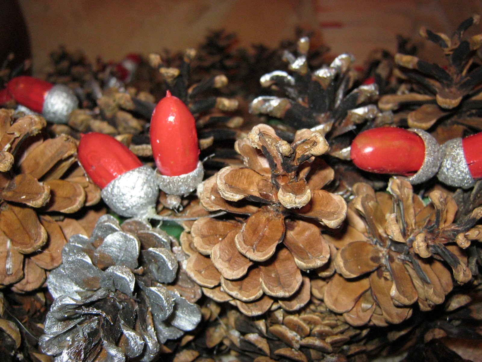 Ale's Art: Coronita cu conuri de brad / Fir cones wreath